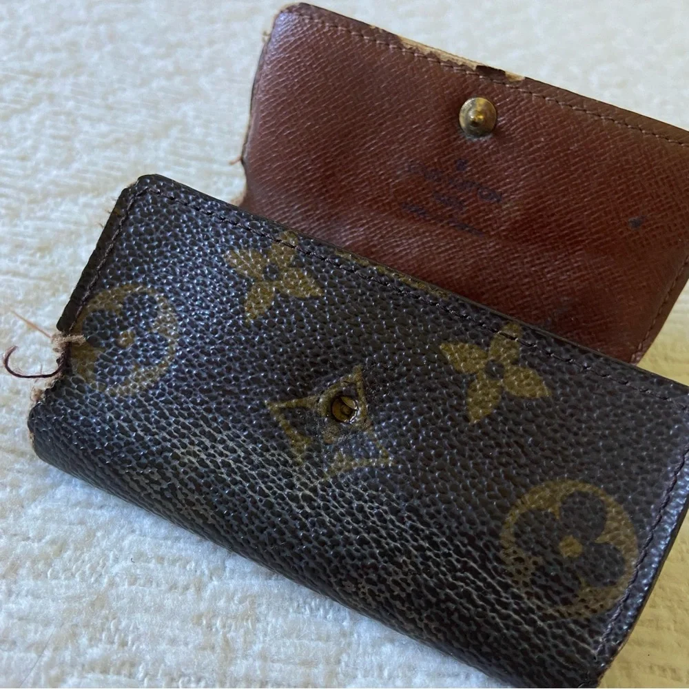 Louis Vuitton Monogram Key Holder - Picture 2 of 8